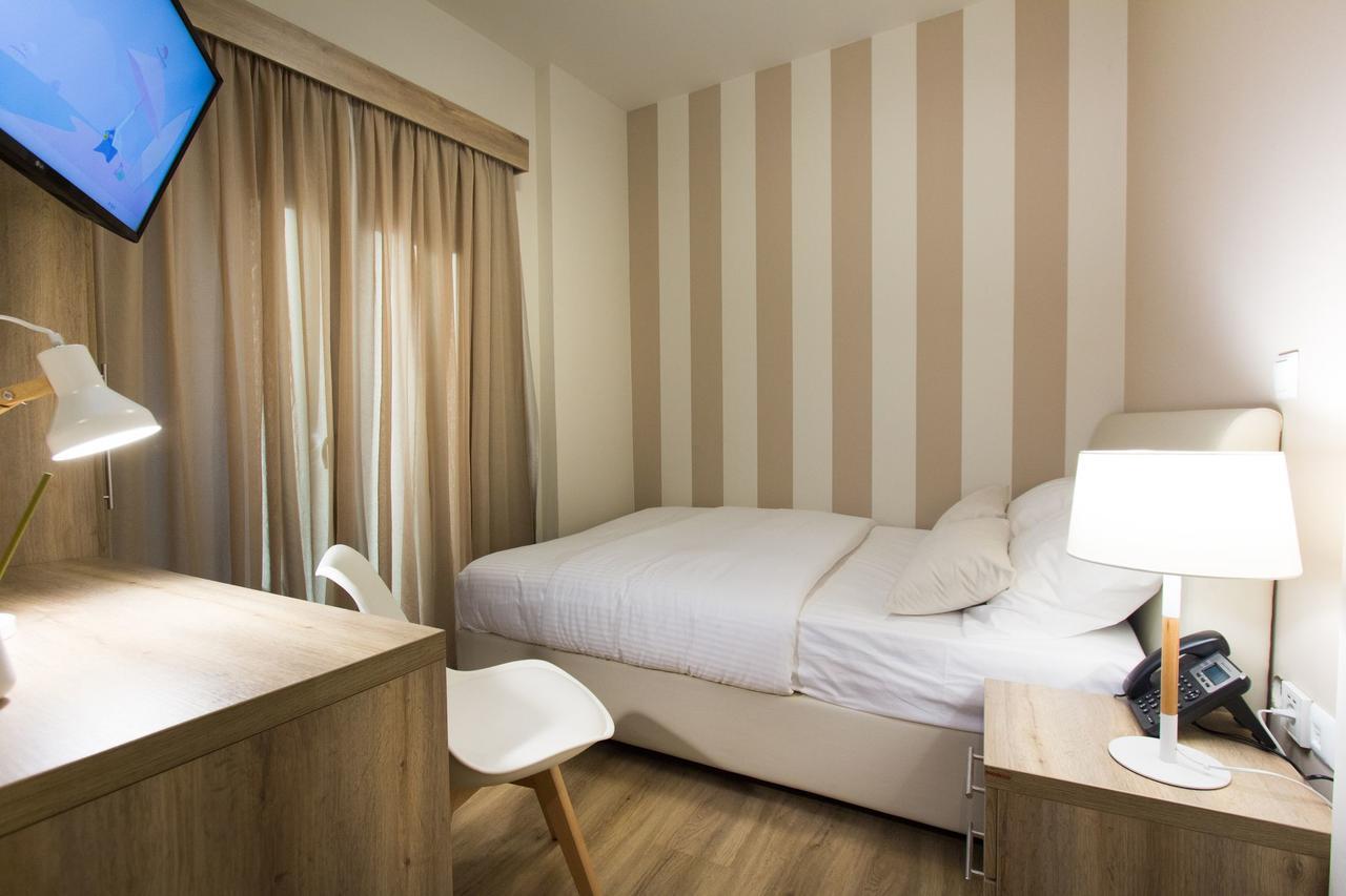 Hotel @Syngrou Fix Athene Buitenkant foto